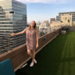 Meet your Posher, Caitlin